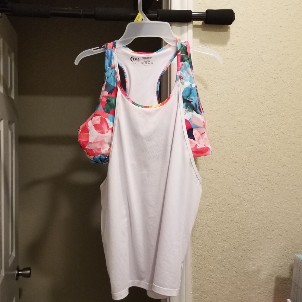 Zyia Floral 2 in 1 Light n Tight Tank